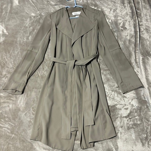 Aritzia Babaton trench coat Quincey - Picture 3 of 9